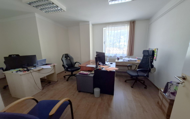 Kiadó Iroda Budapest IX. kerület Középső-Ferencváros Soroksári út