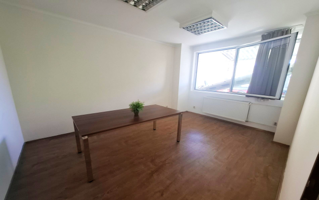 Kiadó Iroda Budapest IX. kerület Középső-Ferencváros Soroksári út