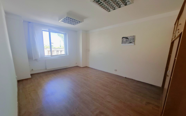 Kiadó Iroda Budapest IX. kerület Középső-Ferencváros Soroksári út