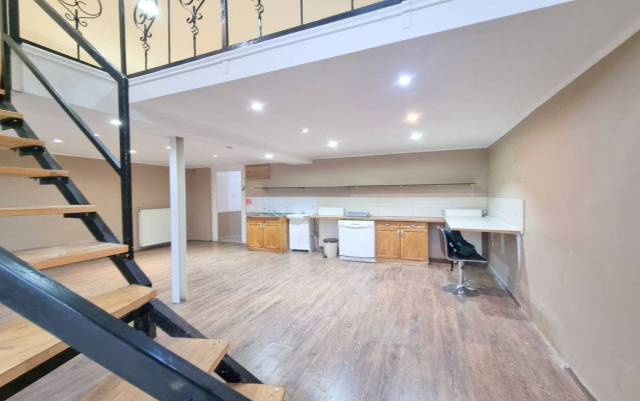 Kiadó Üzlethelyiség Budapest VIII. kerület Józsefváros (Nagykörúton kívül) Mátyás tér