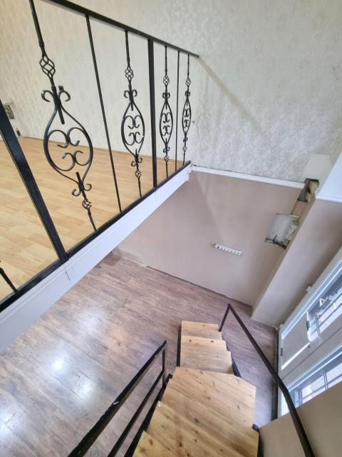 Kiadó Üzlethelyiség Budapest VIII. kerület Józsefváros (Nagykörúton kívül) Mátyás tér