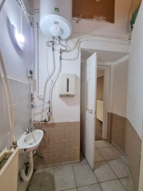 Kiadó Üzlethelyiség Budapest VIII. kerület Józsefváros (Nagykörúton kívül) Mátyás tér