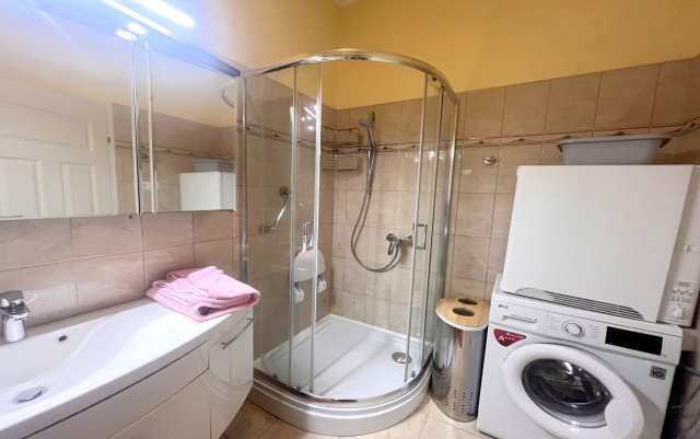 Kiadó Tégla lakás Budapest XIII. kerület Újlipótváros Radnóti Miklós utca