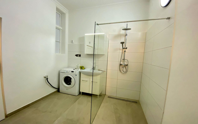 Kiadó Tégla lakás Budapest VI. kerület Terézváros (Nagykörúton kívül) Vörösmarty utca