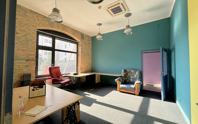 Kiadó Iroda Budapest XIV. kerület Kiszugló Róna utca