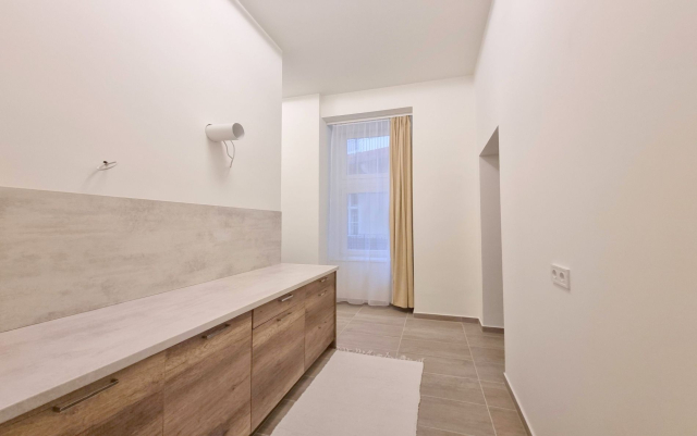 Kiadó Iroda Budapest VIII. kerület Józsefváros (Nagykörúton kívül) József körút