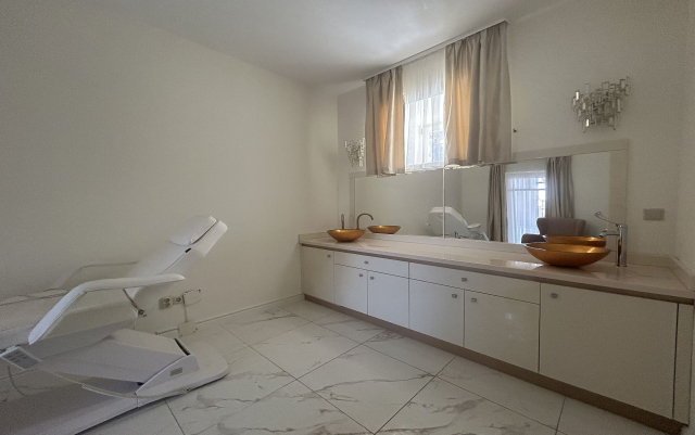 Kiadó Üzlethelyiség Budapest I. kerület Váralja Ostrom utca