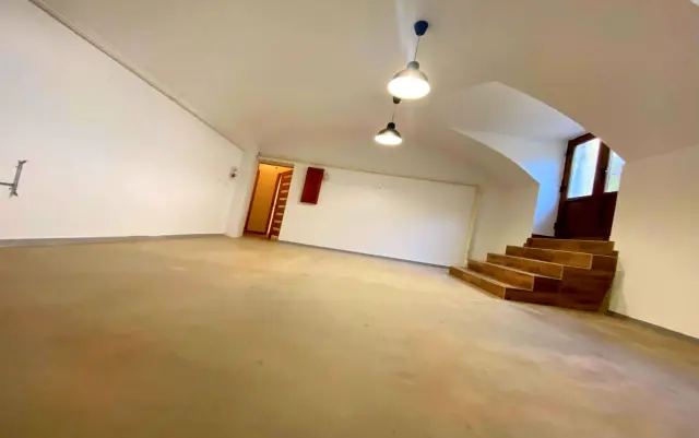 Kiadó Üzlethelyiség Budapest XIV. kerület Törökőr Zászlós utca