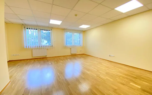 Kiadó Iroda Budapest XIV. kerület Herminamező Hermina út
