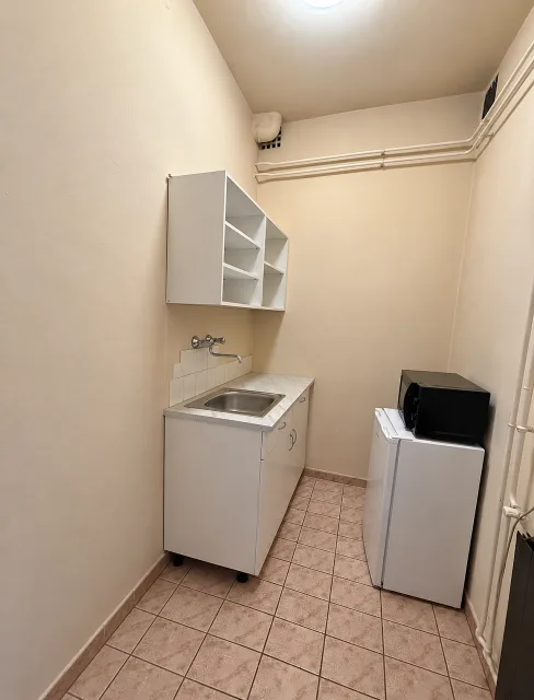 Kiadó Iroda Budapest XIV. kerület Alsórákos Róna utca